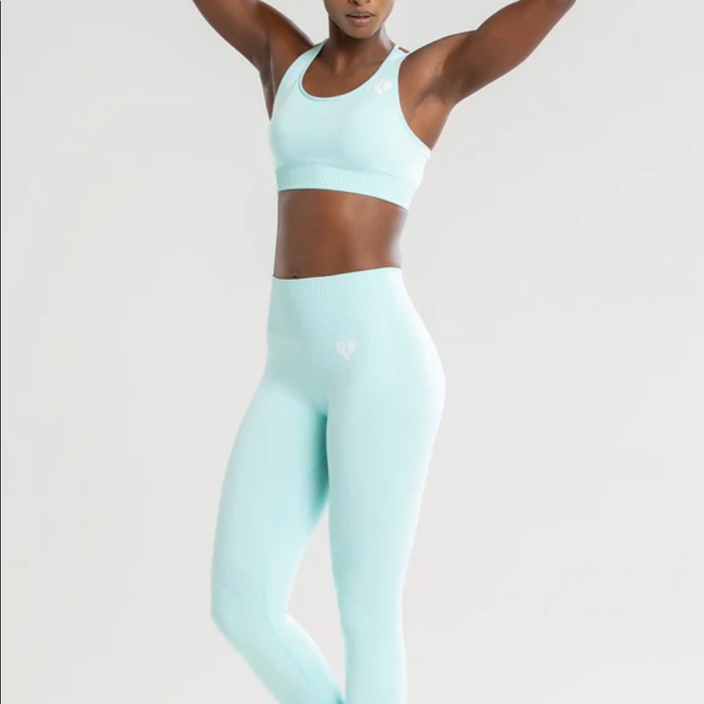 Womens Best - Top & Bottom Set - Like New